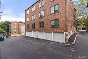 7520 Buckingham Dr, Saint Louis, MO 63105 - Photo 34