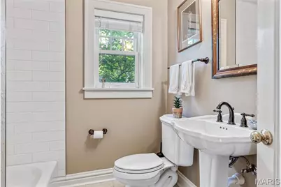 146 N Bemiston Avenue, Clayton, MO 63105 - Photo 24