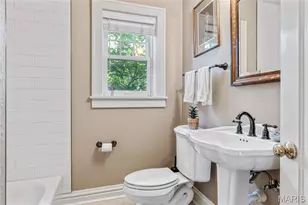 146 N Bemiston Ave, Clayton, MO 63105 - Photo 24