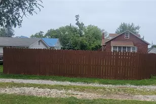 323 W Ross St, Palmyra, MO 63461 - Photo 6