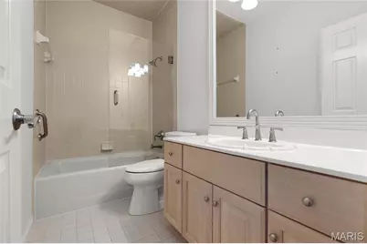 319 Carlyle Lake Drive, Creve Coeur, MO 63141 - Photo 20