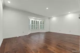 319 Carlyle Lake Dr, Creve Coeur, MO 63141 - Photo 14