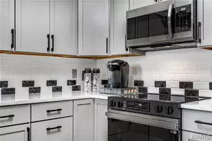 225 Hemingway Ln, Weldon Spring, MO 63304 - Photo 14