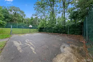 12107 Autumn Lakes Dr, Maryland Heights, MO 63043 - Photo 20