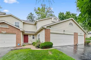 12107 Autumn Lakes Dr, Maryland Heights, MO 63043 - Photo 1