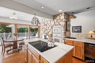 1255 Walnut Hill Farm Dr, Chesterfield, MO 63005 - Photo 14