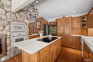 1255 Walnut Hill Farm Dr, Chesterfield, MO 63005 - Photo 12