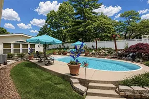 1422 Cobblestone Dr, Saint Charles, MO 63304 - Photo 2