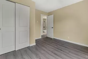 12597 Fee Fee Rd, Saint Louis, MO 63146 - Photo 16