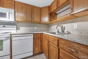 4 Fairways Cir, Saint Charles, MO 63303 - Photo 8