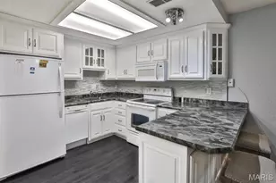 1380 Heritage Landing, Saint Charles, MO 63303 - Photo 10