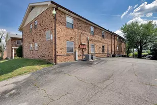 6910 Colonial Woods Dr, Saint Louis, MO 63129 - Photo 18