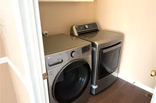 914 Palm Bay Dr, Ballwin, MO 63021 - Photo 14