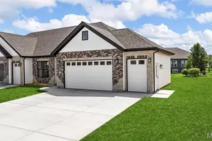 227 Pierce View Cir, Wentzville, MO 63385 - Photo 2