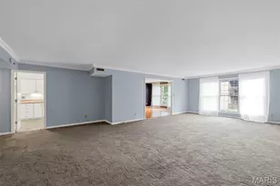 561 Sarah Ln, Creve Coeur, MO 63141 - Photo 12