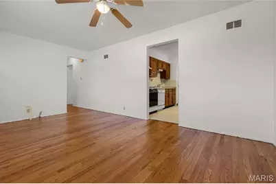 470 Hundley Drive, Florissant, MO 63031 - Photo 4