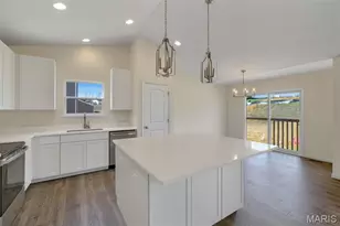 555 Edison Wy, Wentzville, MO 63385 - Photo 6