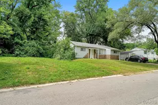 10145 Earl Dr, Saint Louis, MO 63136 - Photo 1