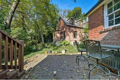 1077 N Jackson Avenue, University City, MO 63130 - Photo 36