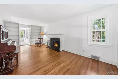 1077 N Jackson Avenue, University City, MO 63130 - Photo 4