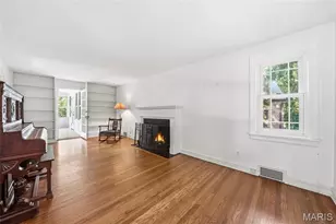 1077 N Jackson Ave, University City, MO 63130 - Photo 4