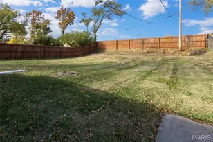 8907 Grantway Ct, Crestwood, MO 63123 - Photo 12