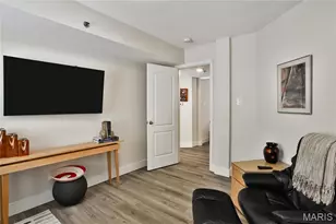 561 Sarah Ln, Creve Coeur, MO 63141 - Photo 24