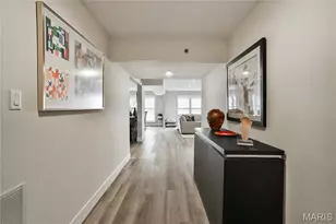 561 Sarah Ln, Creve Coeur, MO 63141 - Photo 6