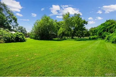 1625 Charbonier Road, Florissant, MO 63031 - Photo 4