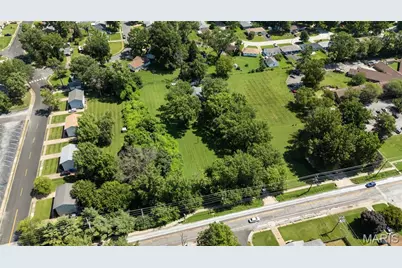 1625 Charbonier Road, Florissant, MO 63031 - Photo 8