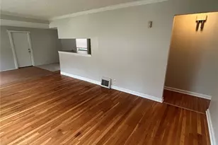 1207 Bakewell Dr, Bellefontaine Neighbors, MO 63137 - Photo 2