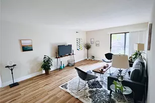 514 Coeur De Royale Dr, Creve Coeur, MO 63141 - Photo 2