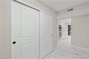 514 Coeur De Royale Dr, Creve Coeur, MO 63141 - Photo 8