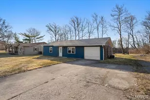 1508 Belleau Lake Dr, O'Fallon, MO 63366 - Photo 2