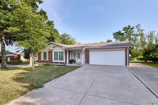 1211 Big Bend Rd, Ballwin, MO 63021 - Photo 2