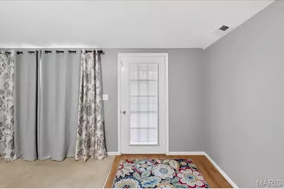 16 Midland Avenue, Maryland Heights, MO 63043 - Photo 4