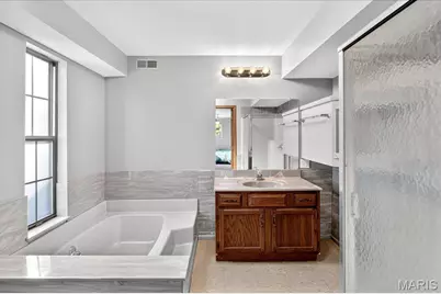 16 Midland Avenue, Maryland Heights, MO 63043 - Photo 22