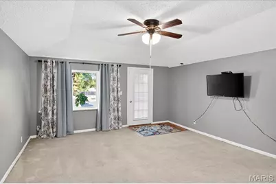 16 Midland Avenue, Maryland Heights, MO 63043 - Photo 6