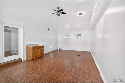 16 Midland Avenue, Maryland Heights, MO 63043 - Photo 16