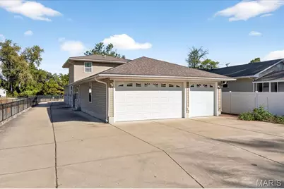 16 Midland Avenue, Maryland Heights, MO 63043 - Photo 36