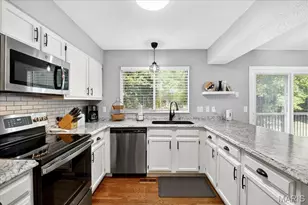 1329 Summergate Pkwy, Saint Charles, MO 63303 - Photo 12