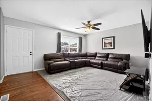 1329 Summergate Pkwy, Saint Charles, MO 63303 - Photo 6