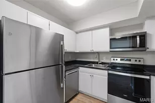 8825 Wrenwood Ln, Brentwood, MO 63144 - Photo 12