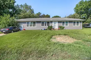 2568 Dorwood Dr, Saint Louis, MO 63136 - Photo 1