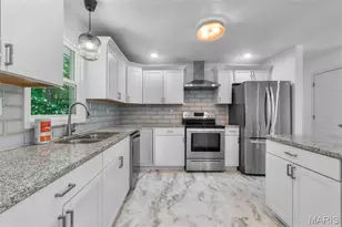 1912 Perryville Rd, Cape Girardeau, MO 63701 - Photo 12