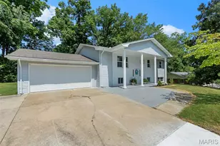 1912 Perryville Rd, Cape Girardeau, MO 63701 - Photo 2
