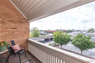 950 E Rue De La Banque, Saint Louis, MO 63141 - Photo 22