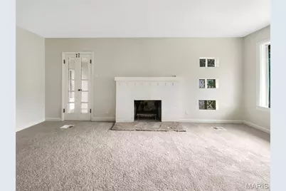 4127 Burnett Avenue, Saint Louis, MO 63125 - Photo 2