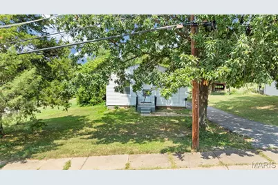 10525 Hobday Avenue, Saint Ann, MO 63074 - Photo 2