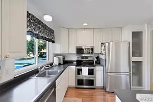 12177 Rain Hollow Ct, Maryland Heights, MO 63043 - Photo 6
